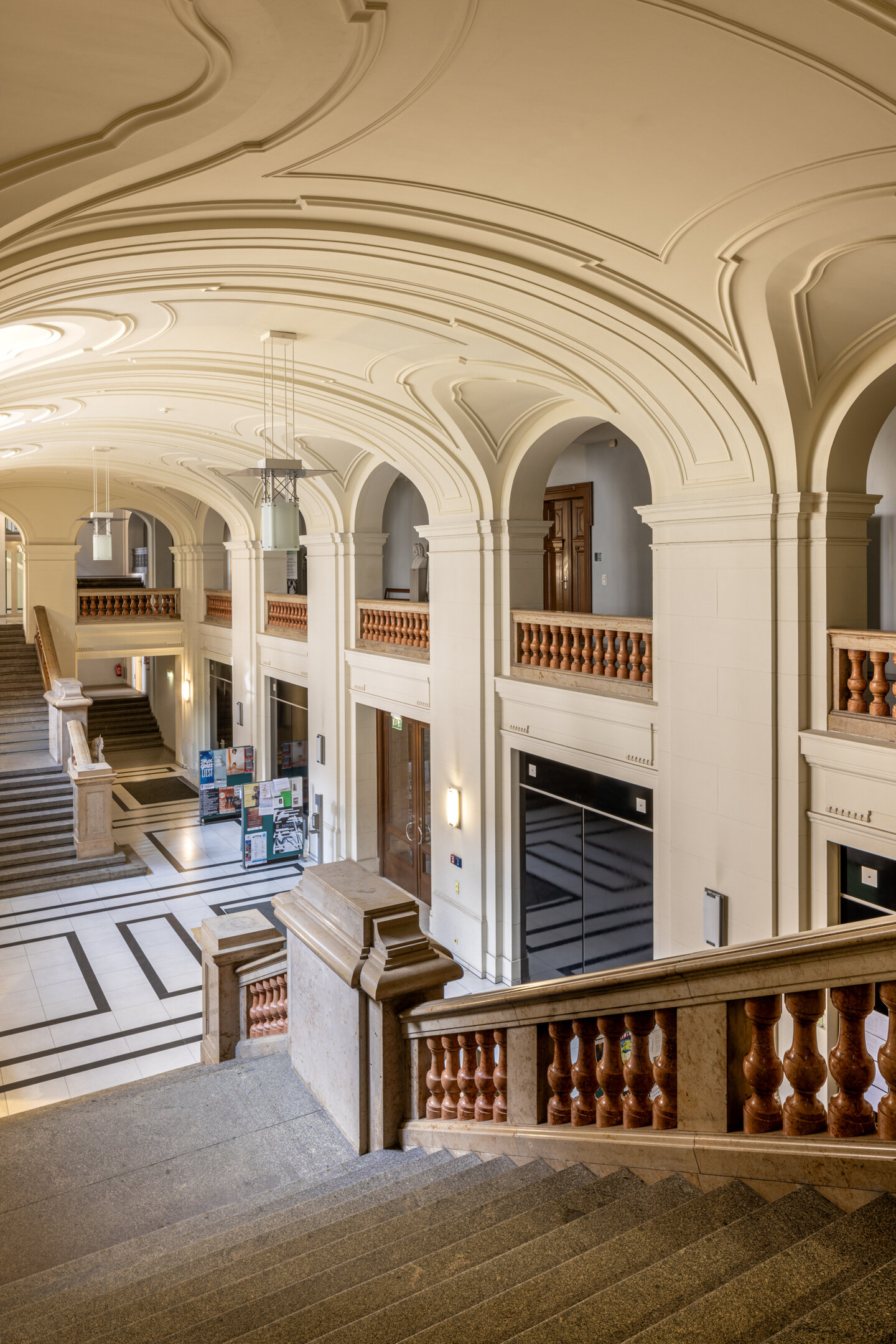 Foyer Dittrichring 21